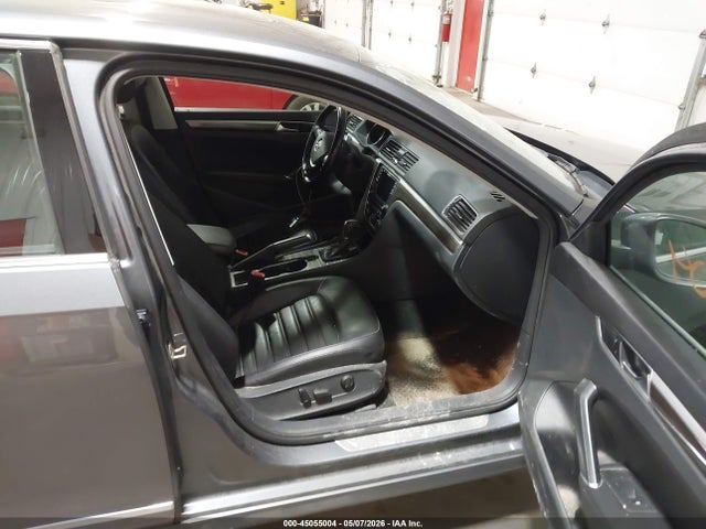 Продаж на аукціоні авто 2018 Volkswagen Passat 2.0t Sel Premium, vin: 1VWCA7A37JC009626, номер лоту: 45055004