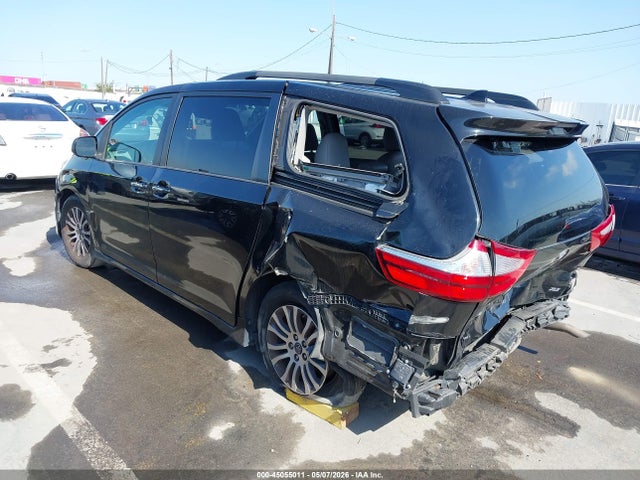 5TDYZ3DC0JS909756 Toyota Sienna Xle 8 Passenger