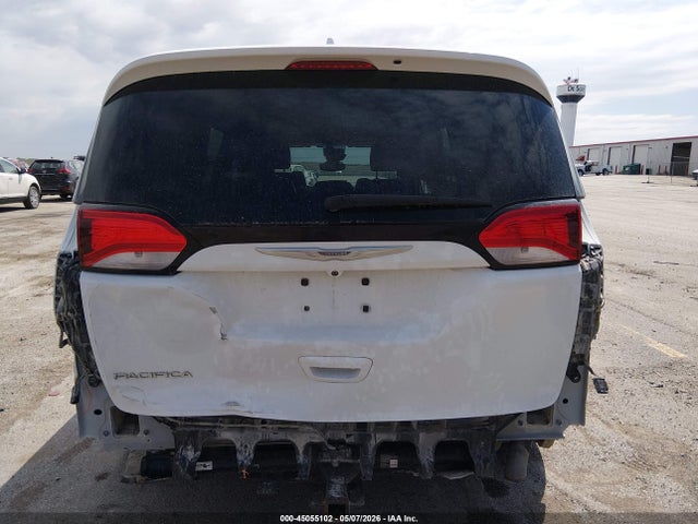 Продажа на аукционе авто 2017 Chrysler Pacifica Touring-l Plus, vin: 2C4RC1EG2HR622319, номер лота: 45055102