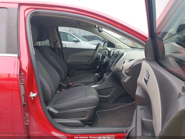 45055204 :رقم المزاد ، 1G1JC5SH1F4165870 vin ، 2015 Chevrolet Sonic Lt Auto مزاد بيع