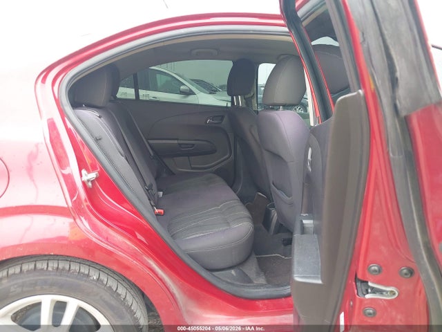 45055204 :رقم المزاد ، 1G1JC5SH1F4165870 vin ، 2015 Chevrolet Sonic Lt Auto مزاد بيع