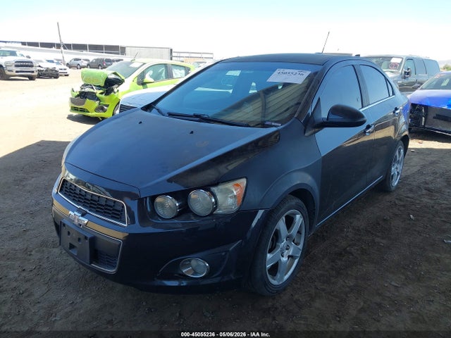 Chevrolet Sonic Ltz Auto 2015 1G1JE5SB4F4191370 Image 2
