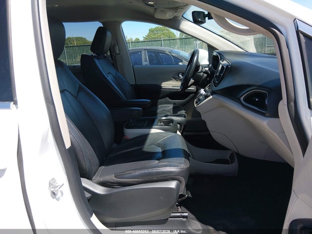 2C4RC1BG1LR125713 Chrysler Pacifica Touring L