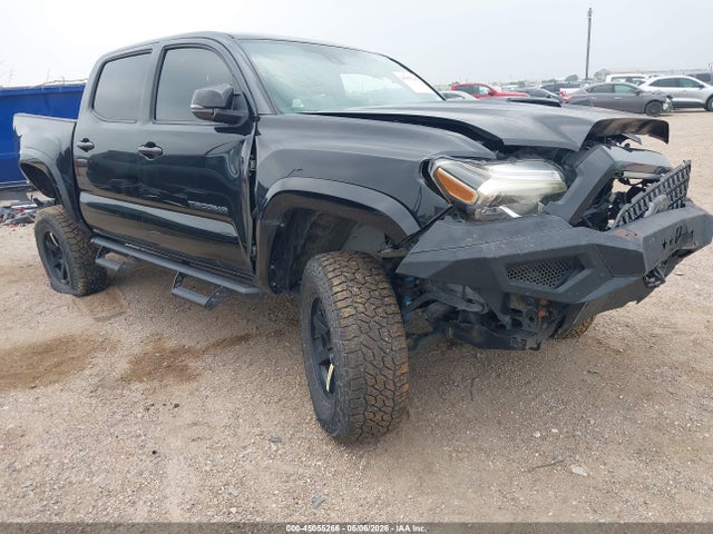 Auction sale of the 2018 Toyota Tacoma, vin: 5TFAZ5CN8JX066352, lot number: 45055266