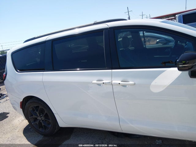 Продаж на аукціоні авто 2024 Chrysler Pacifica Touring L, vin: 2C4RC1BG5RR114108, номер лоту: 45055344