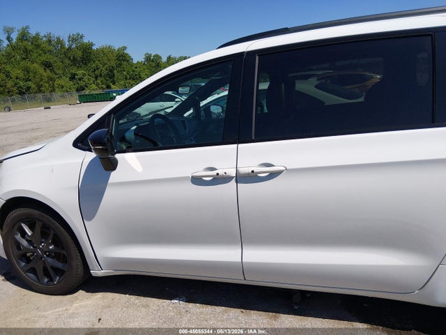 Продаж на аукціоні авто 2024 Chrysler Pacifica Touring L, vin: 2C4RC1BG5RR114108, номер лоту: 45055344