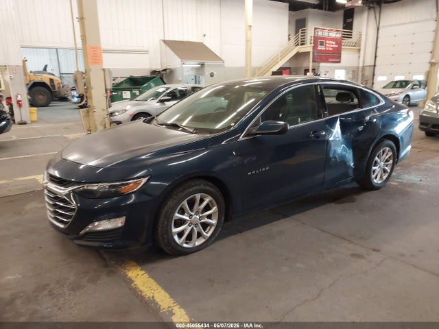 1G1ZD5ST2MF018270 Chevrolet Malibu Fwd Lt