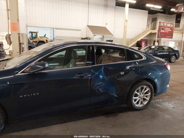 1G1ZD5ST2MF018270 Chevrolet Malibu Fwd Lt