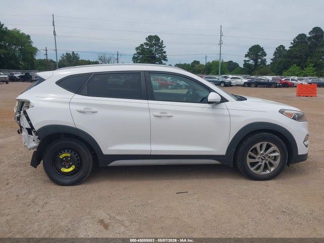 Продаж на аукціоні авто 2017 Hyundai Tucson Se, vin: KM8J33A46HU575623, номер лоту: 45055553