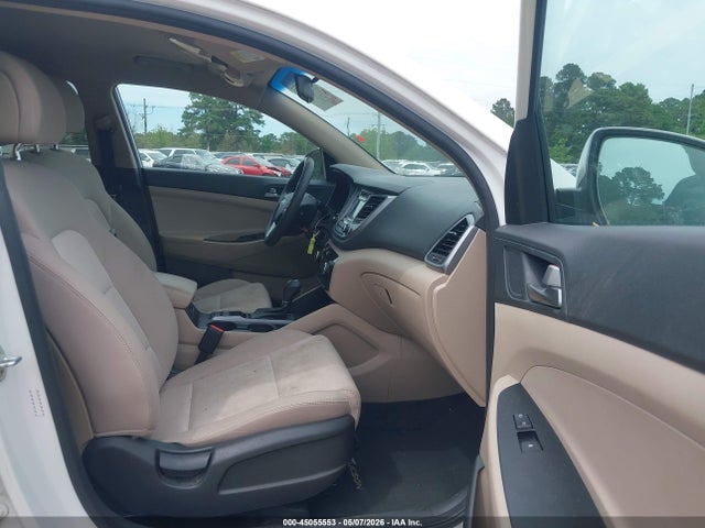 Продаж на аукціоні авто 2017 Hyundai Tucson Se, vin: KM8J33A46HU575623, номер лоту: 45055553