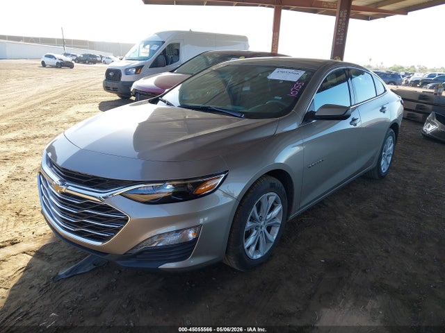 1G1ZD5ST2SF119905 Chevrolet Malibu Fwd 1lt