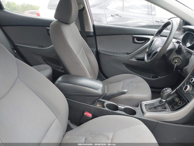 Продажа на аукционе авто 2016 Hyundai Elantra Se, vin: 5NPDH4AE7GH677216, номер лота: 45055589