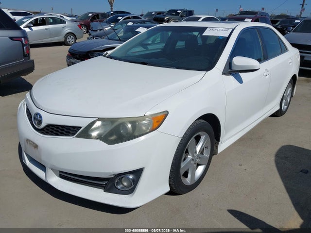 Toyota CAMRY SE 2014 4T1BF1FK7EU794271 Image 2