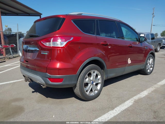 1FMCU0J93EUB85056 Ford Escape Titanium