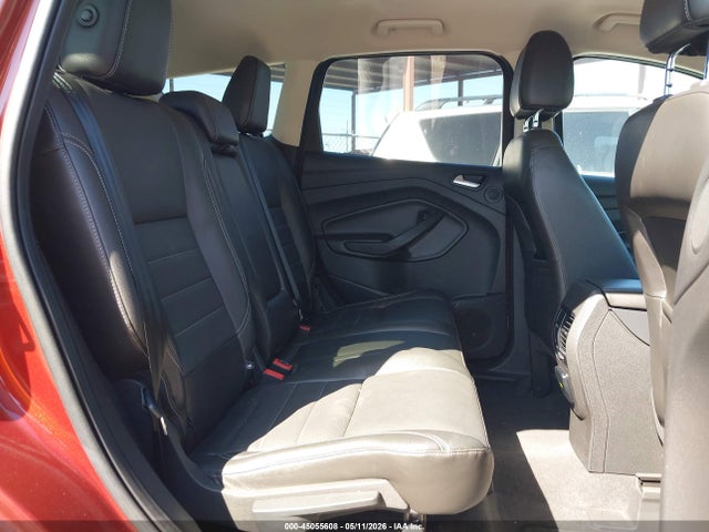 1FMCU0J93EUB85056 Ford Escape Titanium
