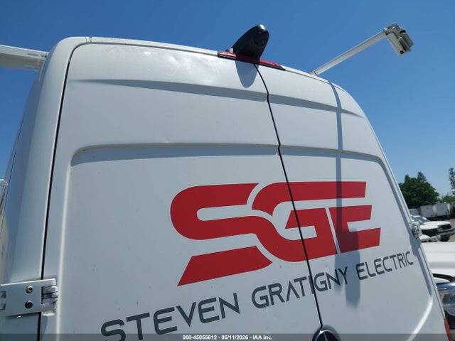 45055612 :رقم المزاد ، WD3PE7CD6HP553286 vin ، 2017 Mercedes-benz Sprinter 2500 Standard Roof V6 مزاد بيع