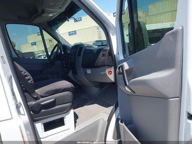 45055612 :رقم المزاد ، WD3PE7CD6HP553286 vin ، 2017 Mercedes-benz Sprinter 2500 Standard Roof V6 مزاد بيع