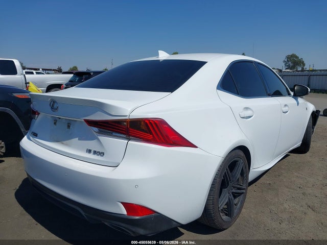 45055639 :رقم المزاد ، JTHBA1D22J5070724 vin ، 2018 Lexus Is 300 مزاد بيع