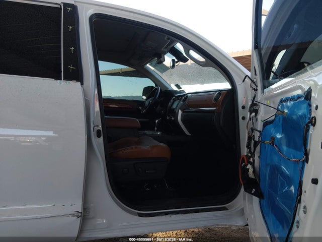 5TFAY5F11KX780255 Toyota Tundra 1794 5.7l V8