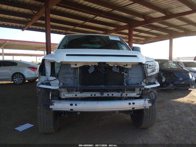 5TFAY5F11KX780255 Toyota Tundra 1794 5.7l V8