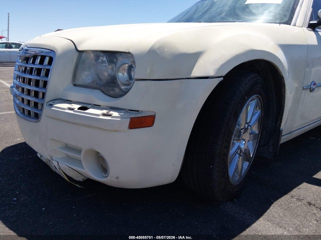 2008 Chrysler 300c Hemi მანქანა იყიდება აუქციონზე, vin: 2C3LA63H38H282922, აუქციონის ნომერი: 45055701