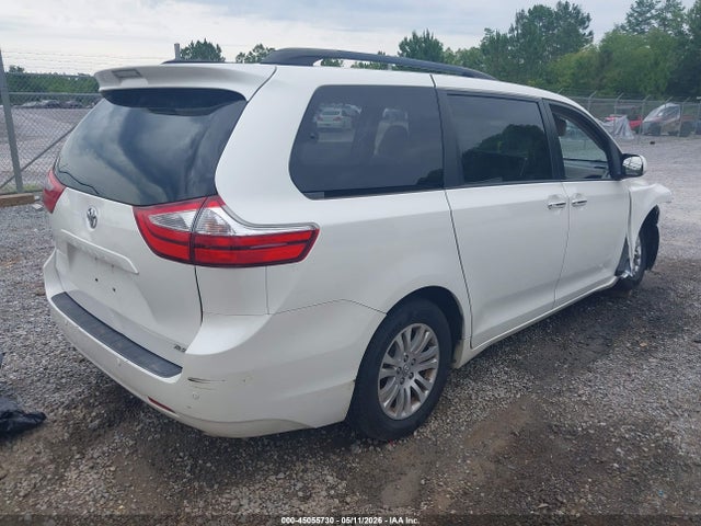 5TDYZ3DC8HS806806 Toyota Sienna Xle 8 Passenger