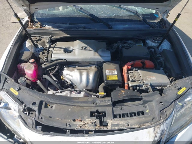 JTHBW1GGXF2091032 Lexus ES 300H