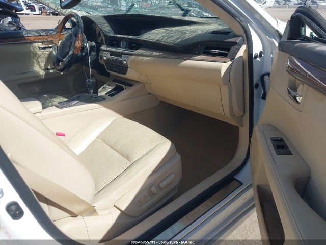 JTHBW1GGXF2091032 Lexus ES 300H