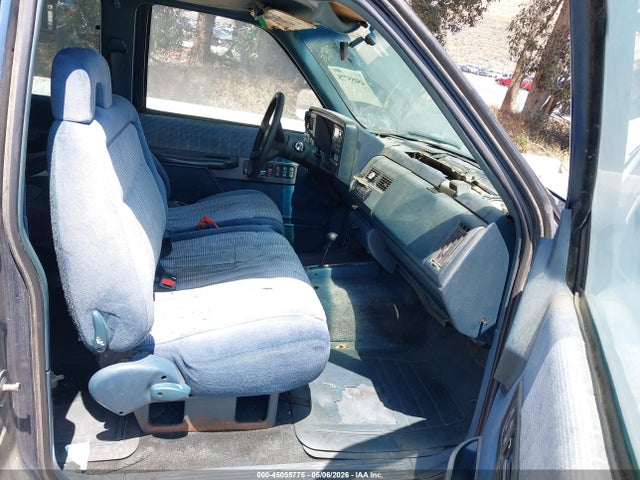 Auction sale of the 1994 Chevrolet Gmt-400 K1500, vin: 2GCEK19K4R1138538, lot number: 45055775
