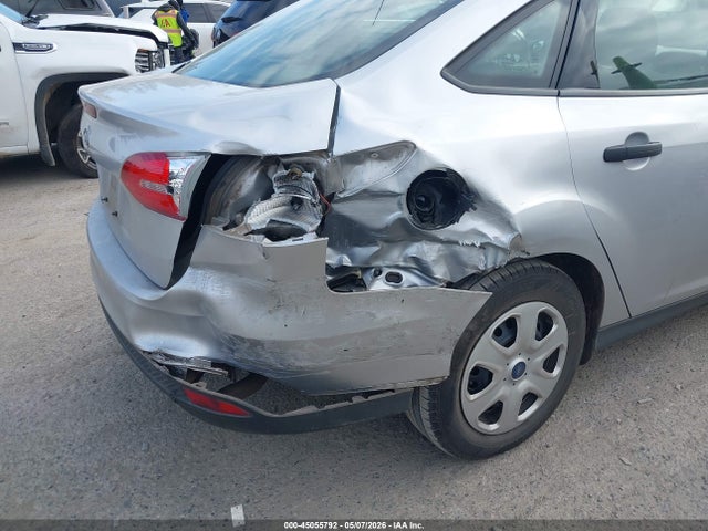 Продаж на аукціоні авто 2016 Ford Focus S, vin: 1FADP3E29GL363811, номер лоту: 45055792