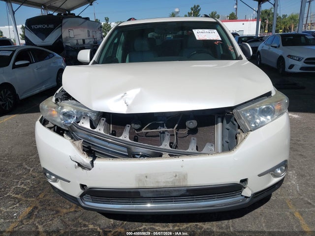2013 Toyota Highlander Se V6 მანქანა იყიდება აუქციონზე, vin: 5TDBK3EH0DS247931, აუქციონის ნომერი: 45055829