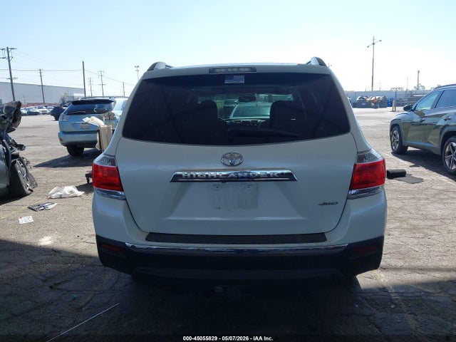 2013 Toyota Highlander Se V6 მანქანა იყიდება აუქციონზე, vin: 5TDBK3EH0DS247931, აუქციონის ნომერი: 45055829