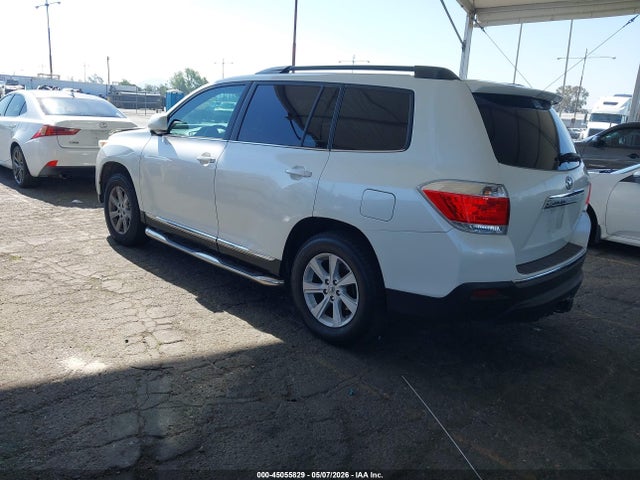 2013 Toyota Highlander Se V6 მანქანა იყიდება აუქციონზე, vin: 5TDBK3EH0DS247931, აუქციონის ნომერი: 45055829