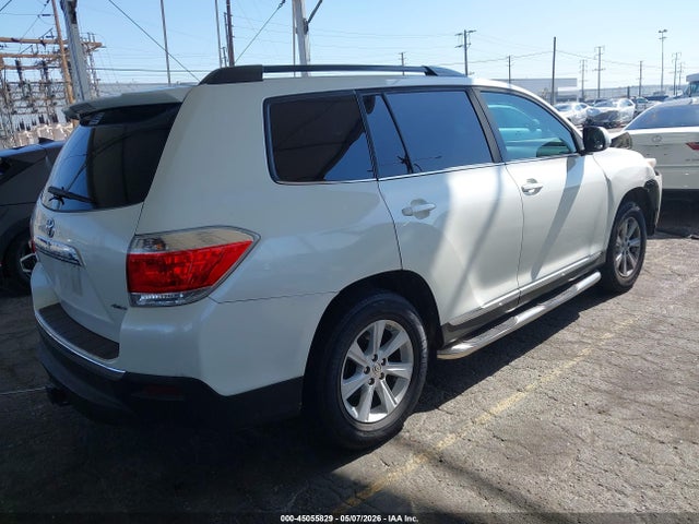 2013 Toyota Highlander Se V6 მანქანა იყიდება აუქციონზე, vin: 5TDBK3EH0DS247931, აუქციონის ნომერი: 45055829