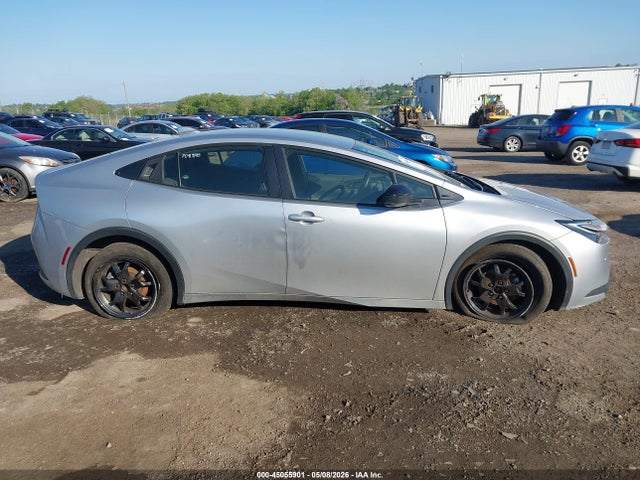 Toyota Prius Le 2023 JTDACAAU9P3004527 Image 13
