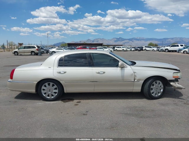Aukcja sprzedaży 2003 Lincoln Town Car Cartier, vin: 1LNHM83WX3Y613251, numer aukcji: 45055944