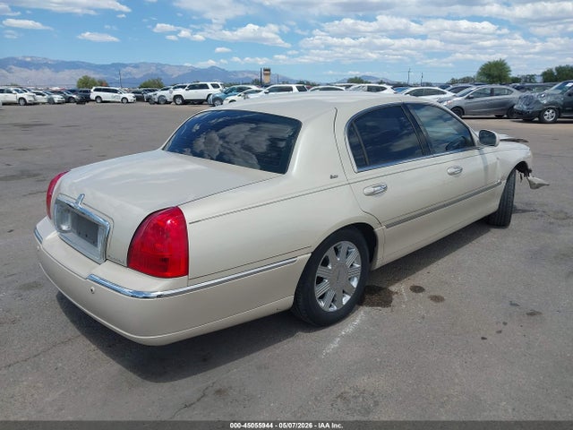 Aukcja sprzedaży 2003 Lincoln Town Car Cartier, vin: 1LNHM83WX3Y613251, numer aukcji: 45055944
