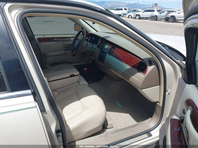 Aukcja sprzedaży 2003 Lincoln Town Car Cartier, vin: 1LNHM83WX3Y613251, numer aukcji: 45055944