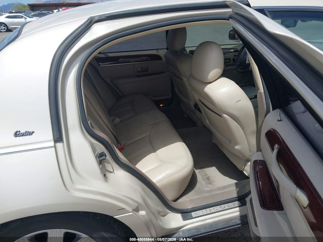 Aukcja sprzedaży 2003 Lincoln Town Car Cartier, vin: 1LNHM83WX3Y613251, numer aukcji: 45055944