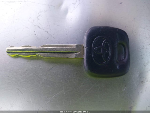45055960 :رقم المزاد ، 4T1BE32KX4U271183 vin ، 2004 Toyota Camry Le مزاد بيع