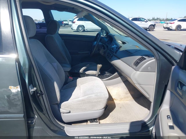 45055960 :رقم المزاد ، 4T1BE32KX4U271183 vin ، 2004 Toyota Camry Le مزاد بيع