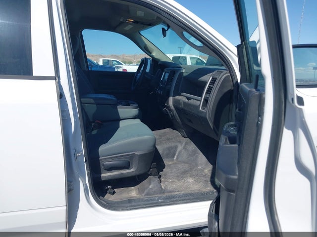 Продаж на аукціоні авто 2018 Ram 1500 Tradesman  4x4 5'7 Box, vin: 1C6RR7KT0JS318937, номер лоту: 45056004