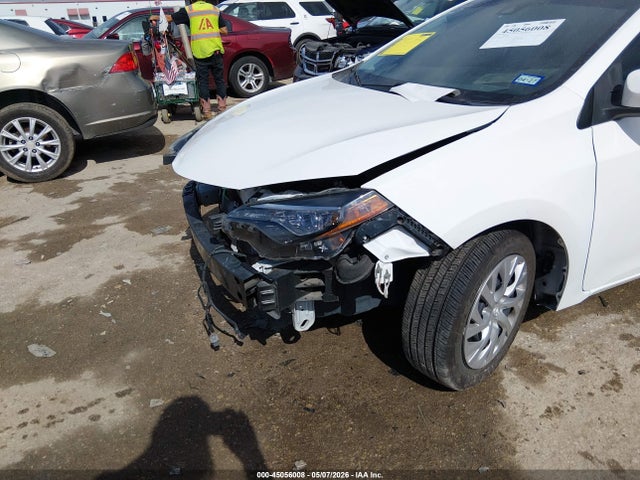 2018 Toyota Corolla Le მანქანა იყიდება აუქციონზე, vin: 2T1BURHE0JC985909, აუქციონის ნომერი: 45056008