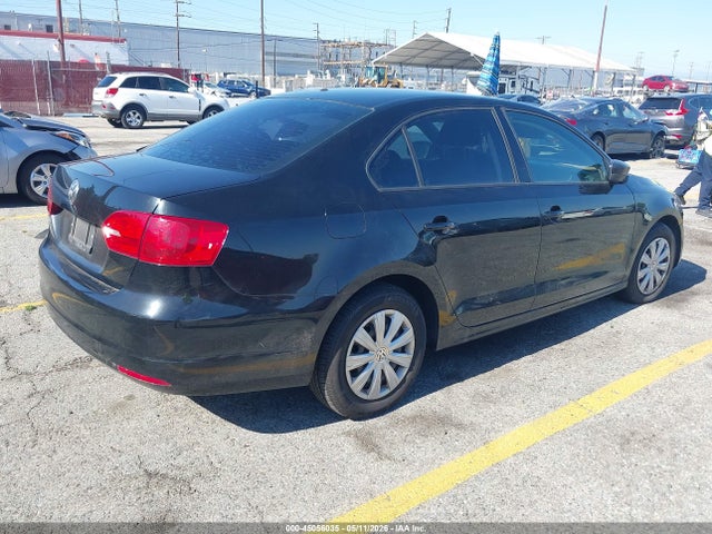 3VW2K7AJ8EM375946 Volkswagen Jetta 2.0l S