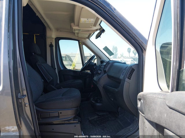 45056070 :رقم المزاد ، 3C6TRVDGXGE124499 vin ، 2016 Ram Promaster 2500 High Roof مزاد بيع