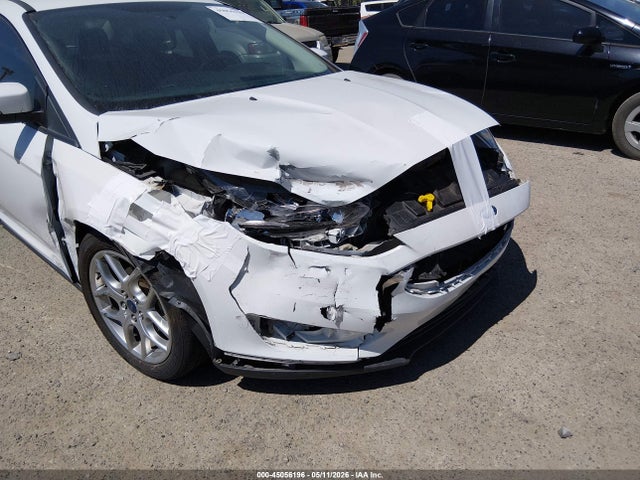 45056196 :رقم المزاد ، 1FADP3F27FL380443 vin ، 2015 Ford Focus Se مزاد بيع