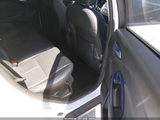 45056196 :رقم المزاد ، 1FADP3F27FL380443 vin ، 2015 Ford Focus Se مزاد بيع