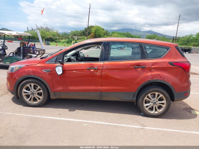 Продажа на аукционе авто 2019 Ford Escape S, vin: 1FMCU0F75KUA42208, номер лота: 45056198