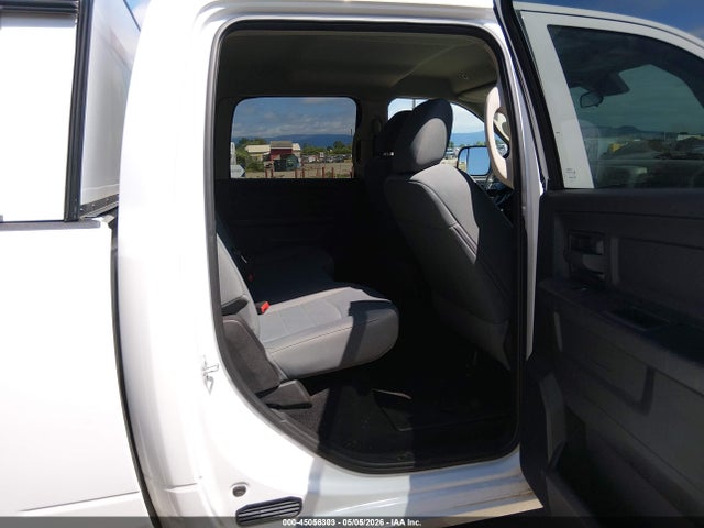 1C6RR7KT1KS640830 RAM 1500 Classic Tradesman 4x4 5&#039;7 Box