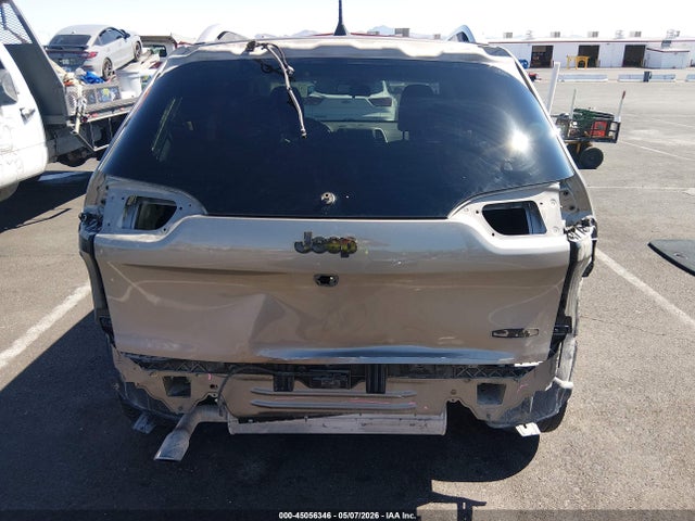 1C4PJLLB7JD587348 Jeep Cherokee Latitude Plus Fwd